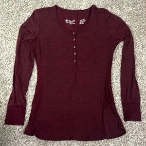 Kuhl size small heathered maroon, very soft, henley